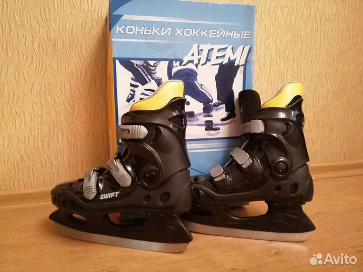 Коньки хоккейные