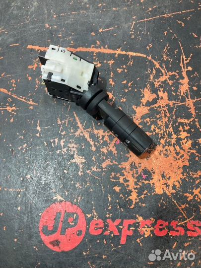 Подрулевой переключатель поворотников левый