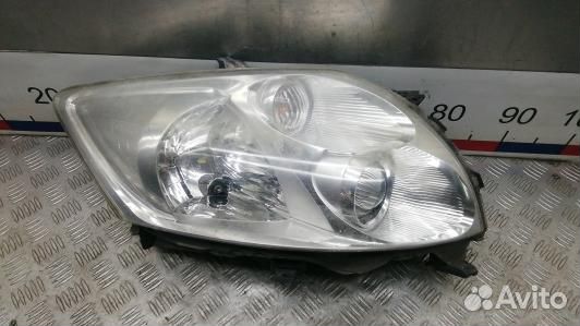 Фара правая toyota auris E150 (LDN19MU01)