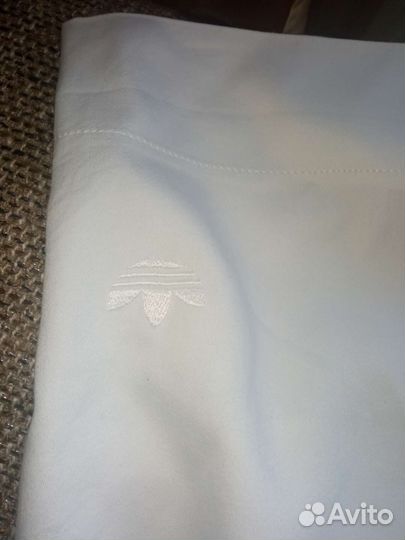 Шорты фирменные белые р.44 (2 шт)