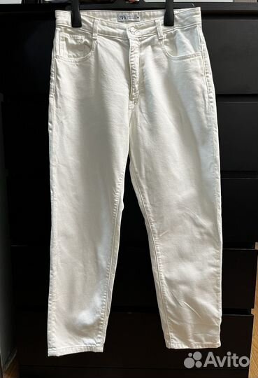 Белые джинсы zara