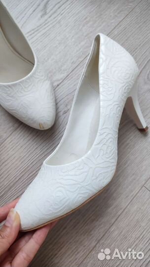 Туфли женские 39 размер белые