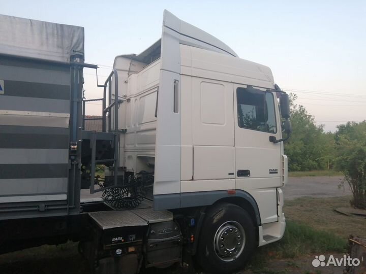 DAF FT XF 105.460 с полуприцепом, 2008