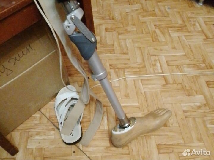 Протез левой ноги