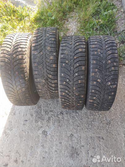 Bridgestone Blizzak Spike-01 185/65 R15 88G