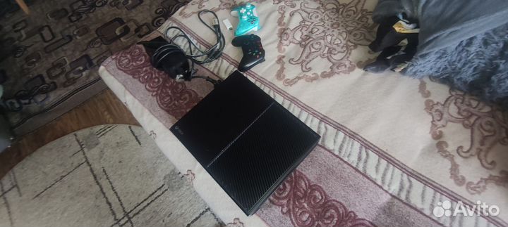 Xbox one 512gb + геймпад