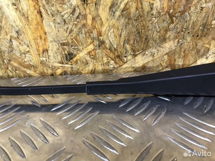 Поводок стеклоочистителя передний левый Opel Astra