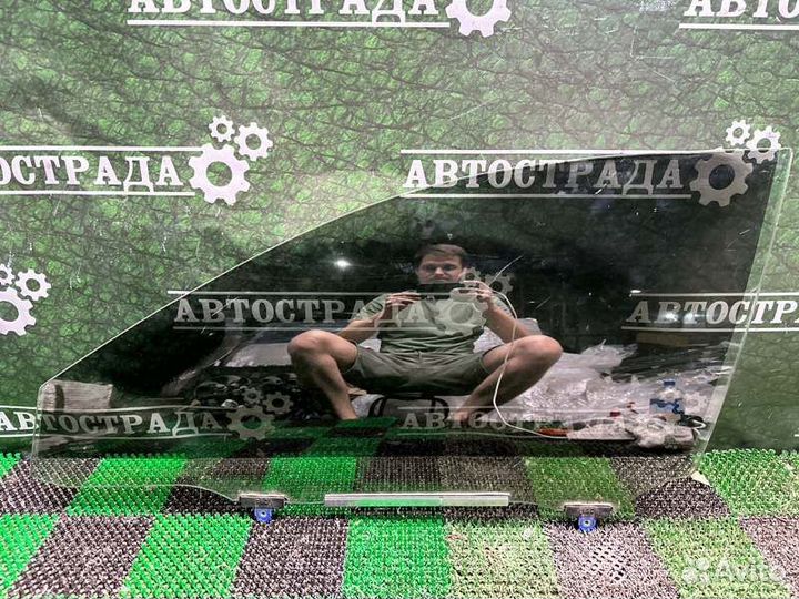 Стекло двери переднее левое Lexus Es 2012-2017