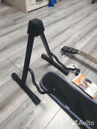 Акустическая гитара