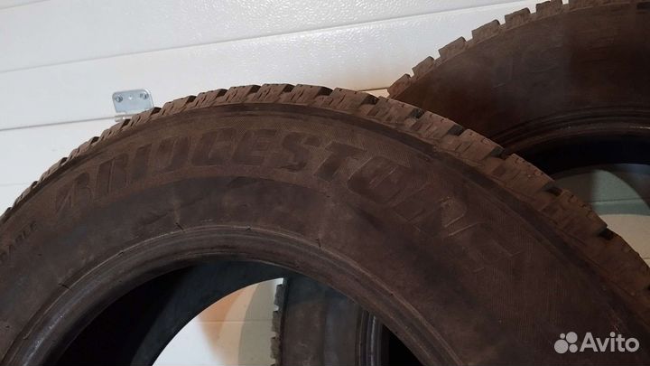 Bridgestone Blizzak LT 235/65 R17