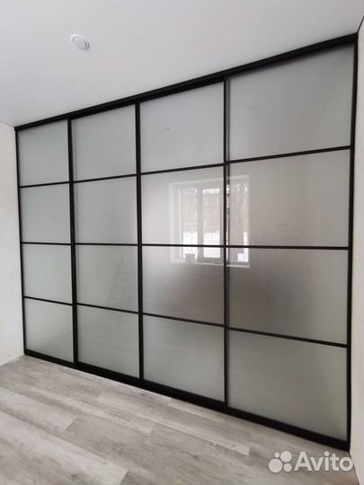 Межкомнатная перегородка с матовым стеклом № 4077