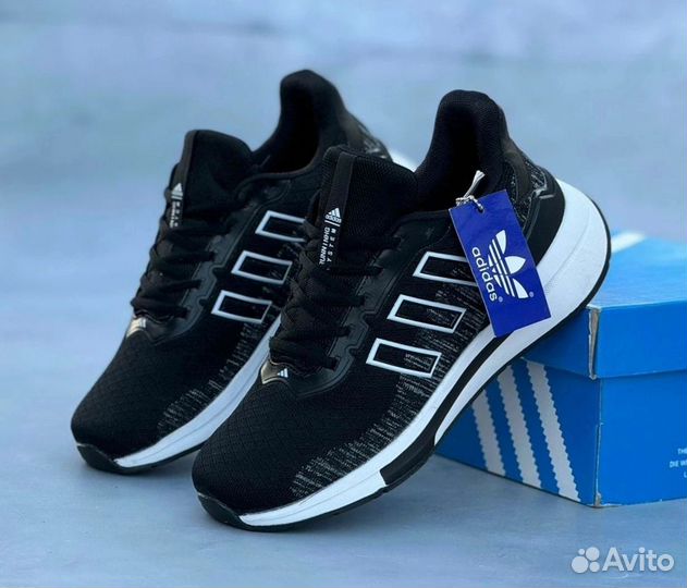 Кроссовки adidas