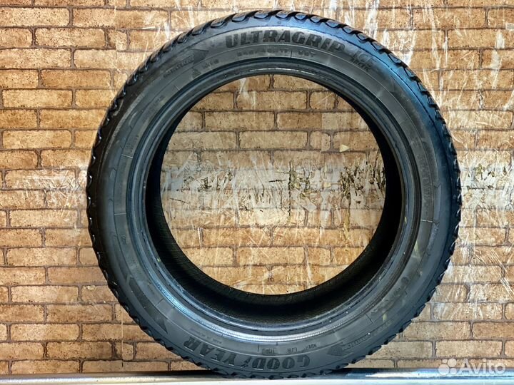Goodyear Ultragrip Ice Arctic 245/45 R17