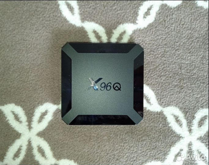 Новенький смарт тв box x96q