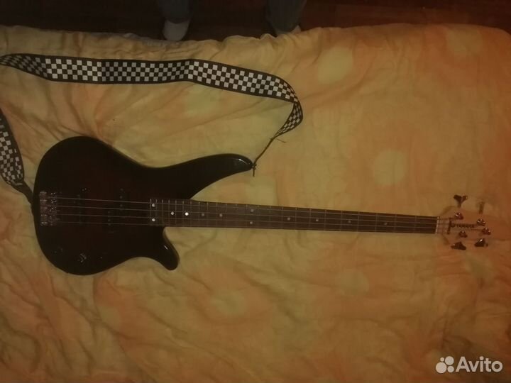 Бас гитара