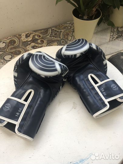 Боксерские перчатки 16 oz fairtex