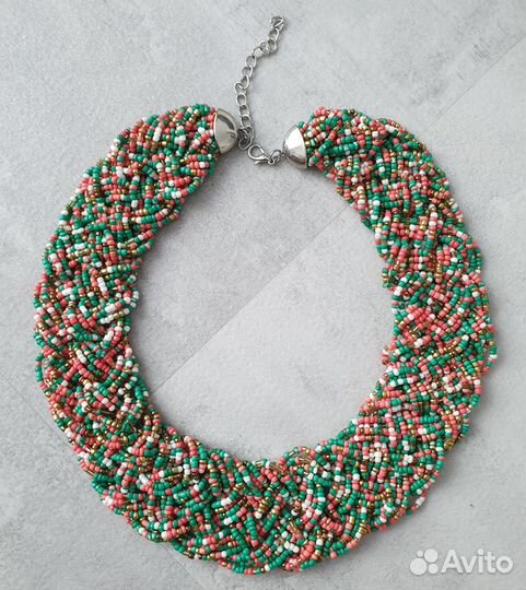 Колье из биссера