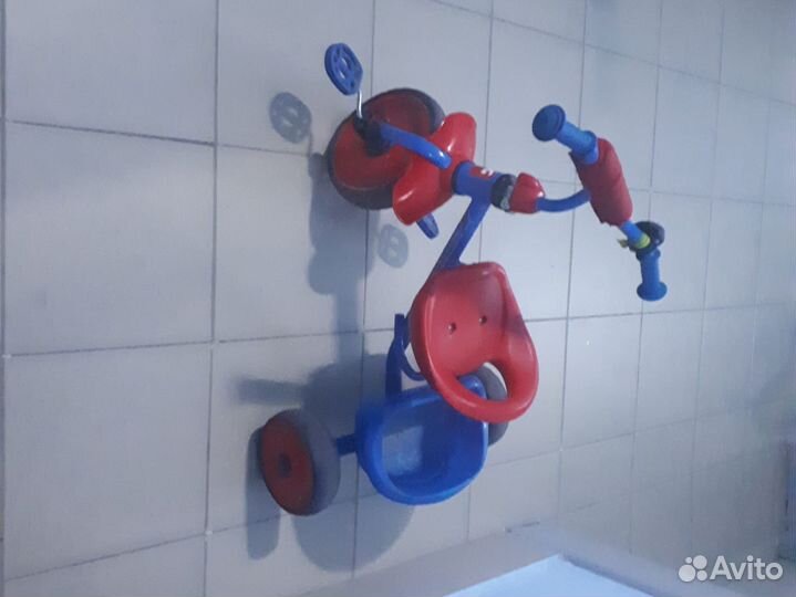 Трехколесный велосипед