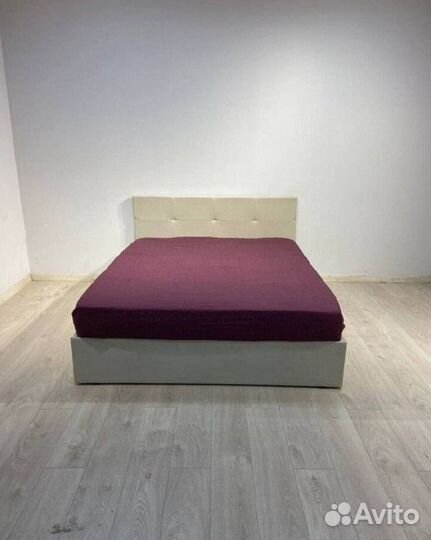 Кровать велюр бежевая 1.6