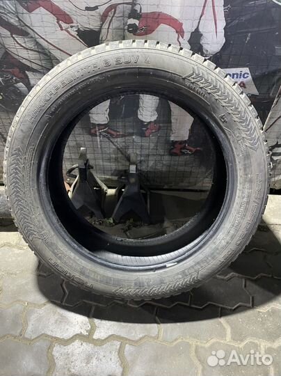 Nokian Tyres Hakkapeliitta 8 SUV 235/55 R20 102T