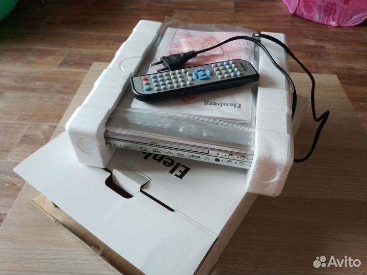DVD-плеер Elenberg dvdp-2403
