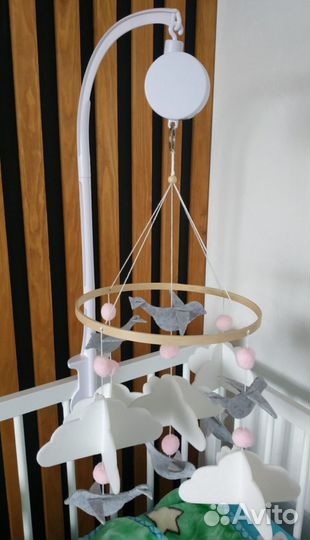 Мобиль на кроватку из фетра