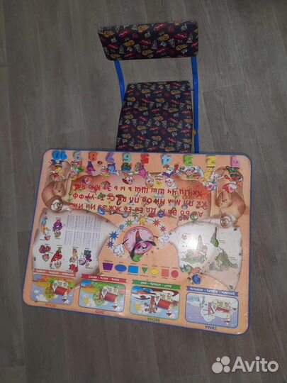 Стол и табуретбу