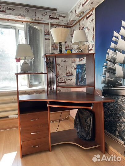 Компьютерный стол