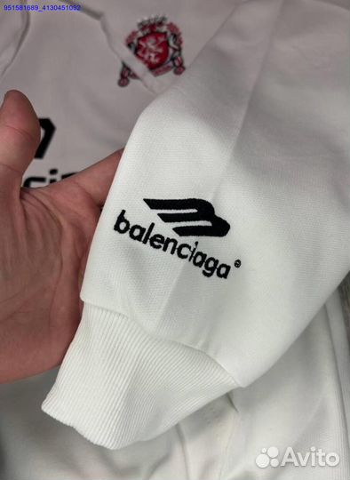 Balenciaga: худи, которое вас удивит