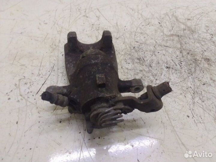 Тормозной суппорт задний левый Opel Zafira B 2008