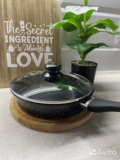 Сковорода антипригарная с крышкой Восток Стиль