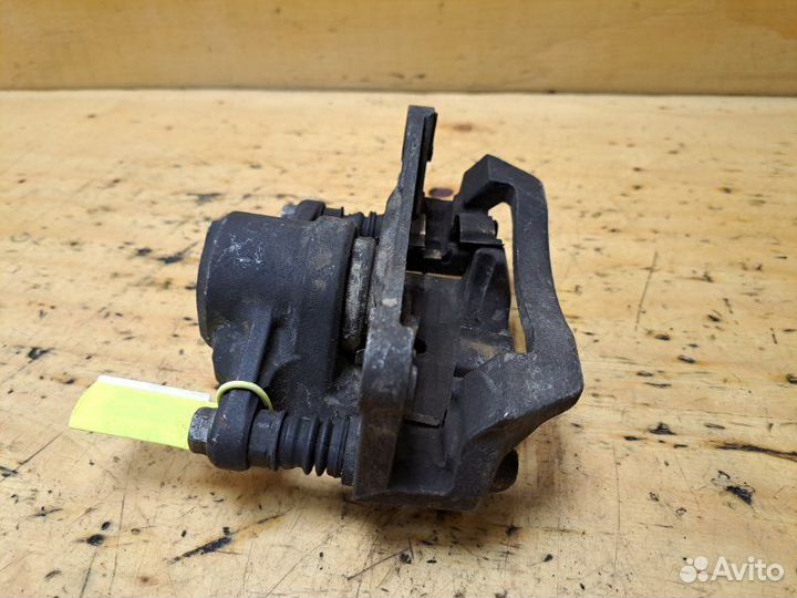 Суппорт задний левый Subaru Legacy BP5 EJ20 2004