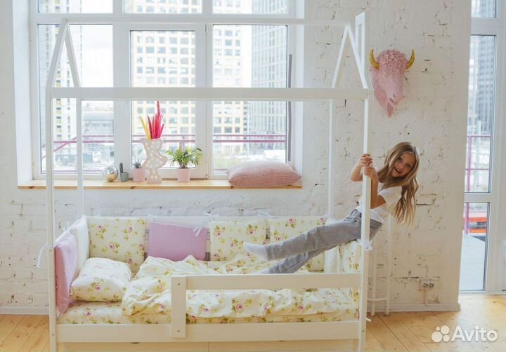 Кровать домик с ящиками