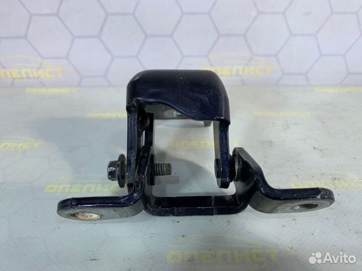 Петля двери верхняя передняя правая Opel Insignia