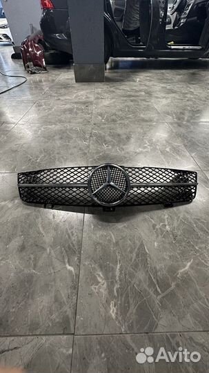 Решетка радиатора на cls W219