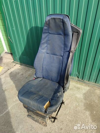 Сиденье переднее левое Volvo FH 2003 20379530