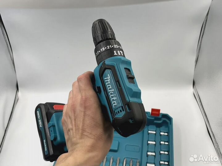 Шуруповерт аккумуляторный Makita 26V новый