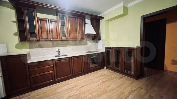 3-к. квартира, 80 м², 1/16 эт.