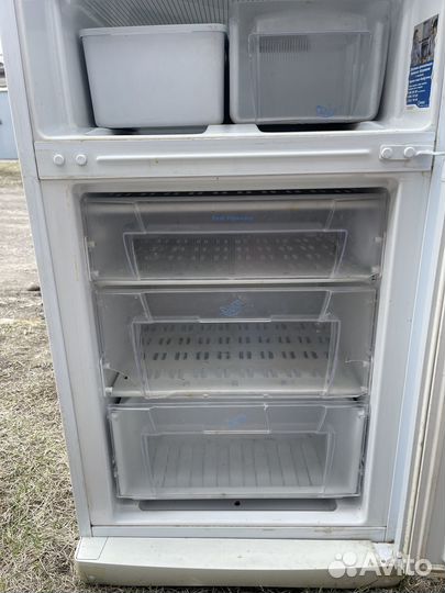 Холодильник бу indesit