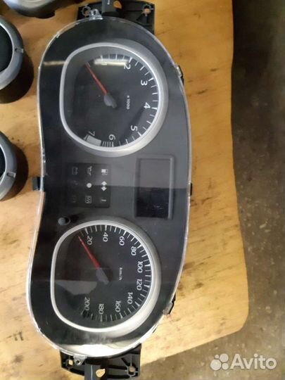 Щиток приборов Renault Duster