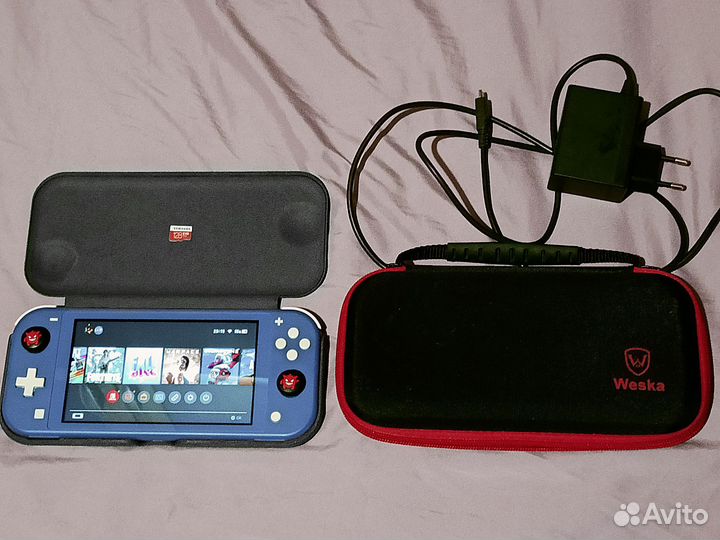 Nintendo Switch Lite с аксессуарами