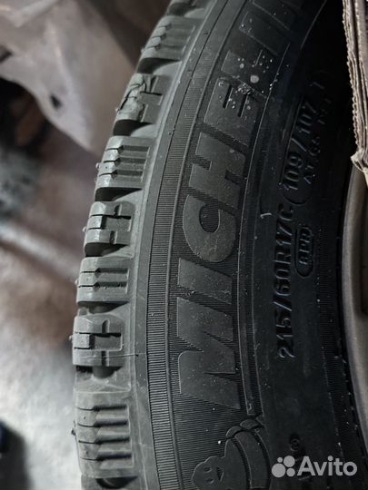 Michelin Agilis X-Ice North 215/60 R17