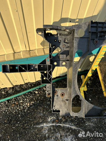 Передняя панель (телевизор) Infiniti М25 М37 Q70