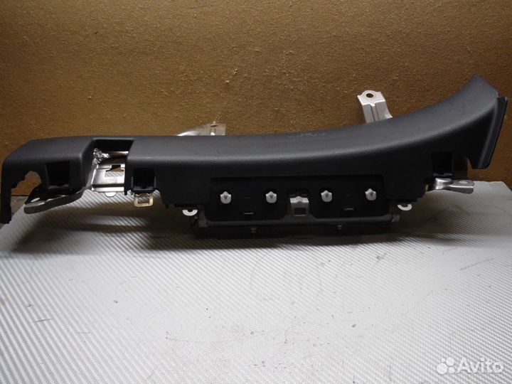 Подушка безопасности коленей левая Лексус лс