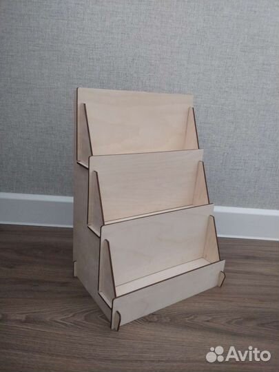 Стенд лесенка из дерева