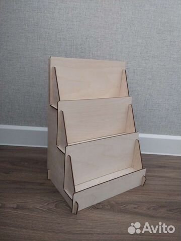 Стенд лесенка из дерева