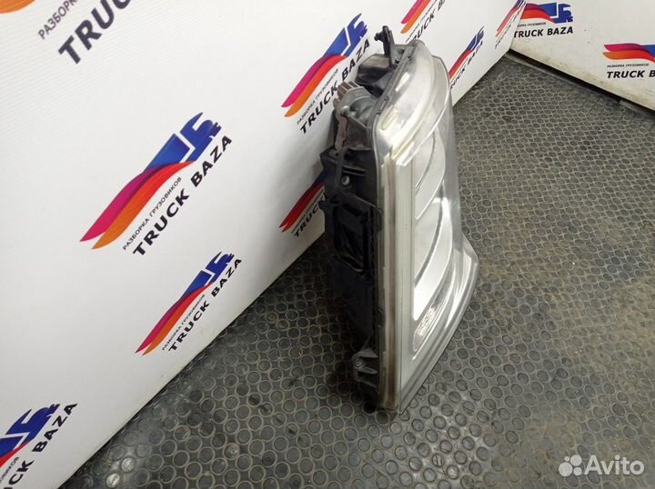 21221130 Фара левая Volvo FH