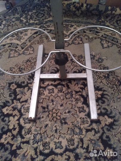 Подставка для мисок собаки