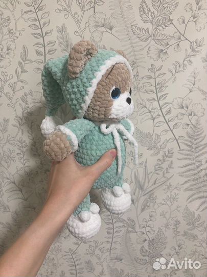 Плюшевый мишка в пижаме амигуруми