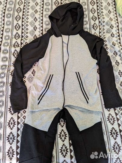 Спортивный костюм женский